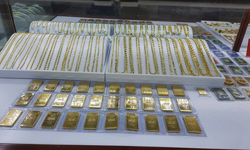 Giá vàng trong nước trượt khỏi mốc 66 triệu đồng/lượng