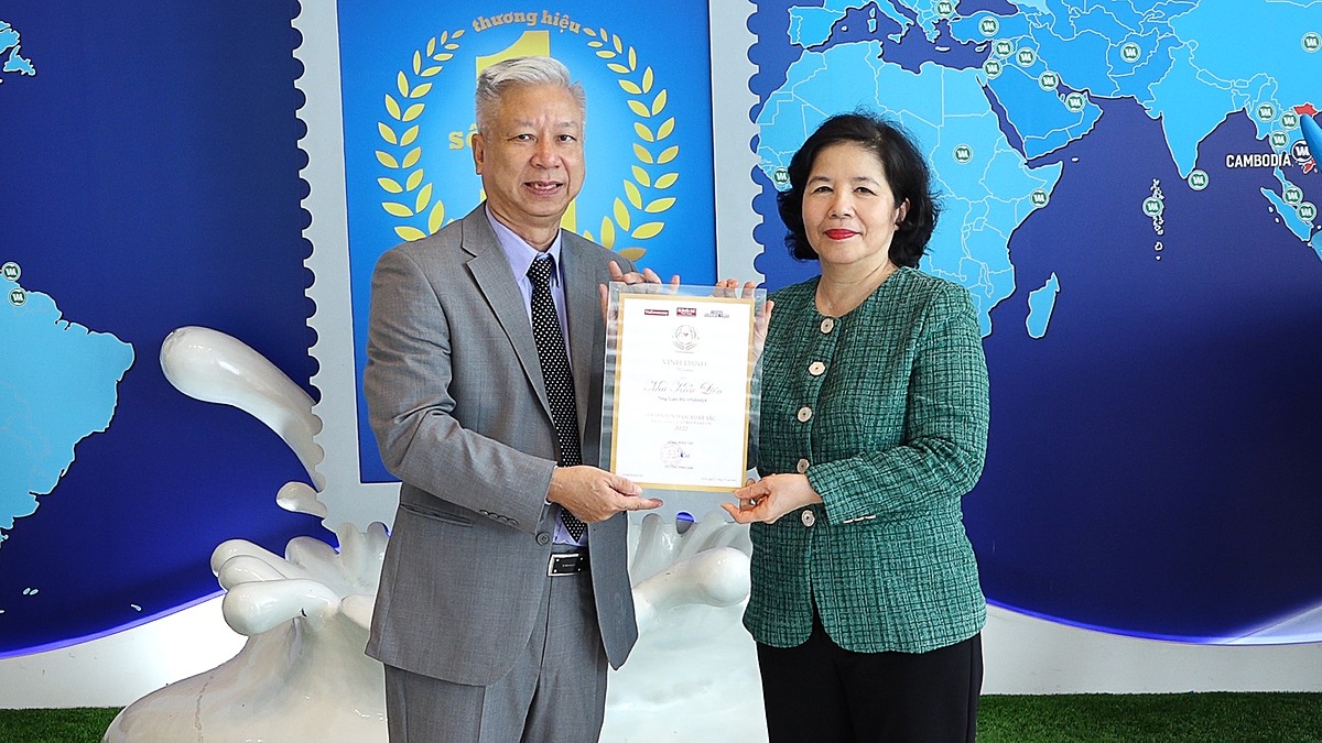 Vinamilk tiếp tục dẫn đầu top 10 thương hiệu mạnh Việt Nam, CEO Mai Kiều Liên được vinh danh doanh nhân xuất sắc 2022