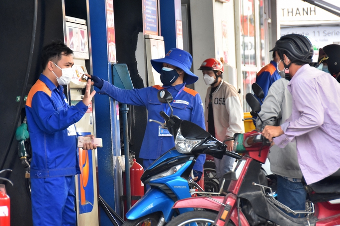 Thanh tra 15 doanh nghiệp đầu mối xăng dầu và 2 nhà máy lọc dầu