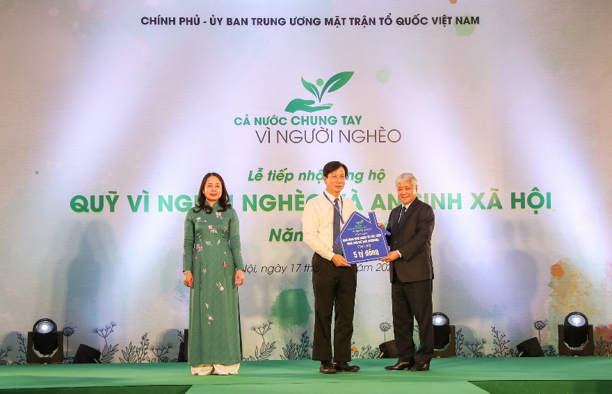 Agribank ủng hộ 5 tỷ cho Quỹ Vì người nghèo và an sinh xã hội