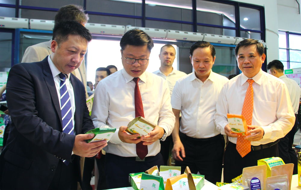 ‘Bắt tay’ đưa nông sản Việt đi xa