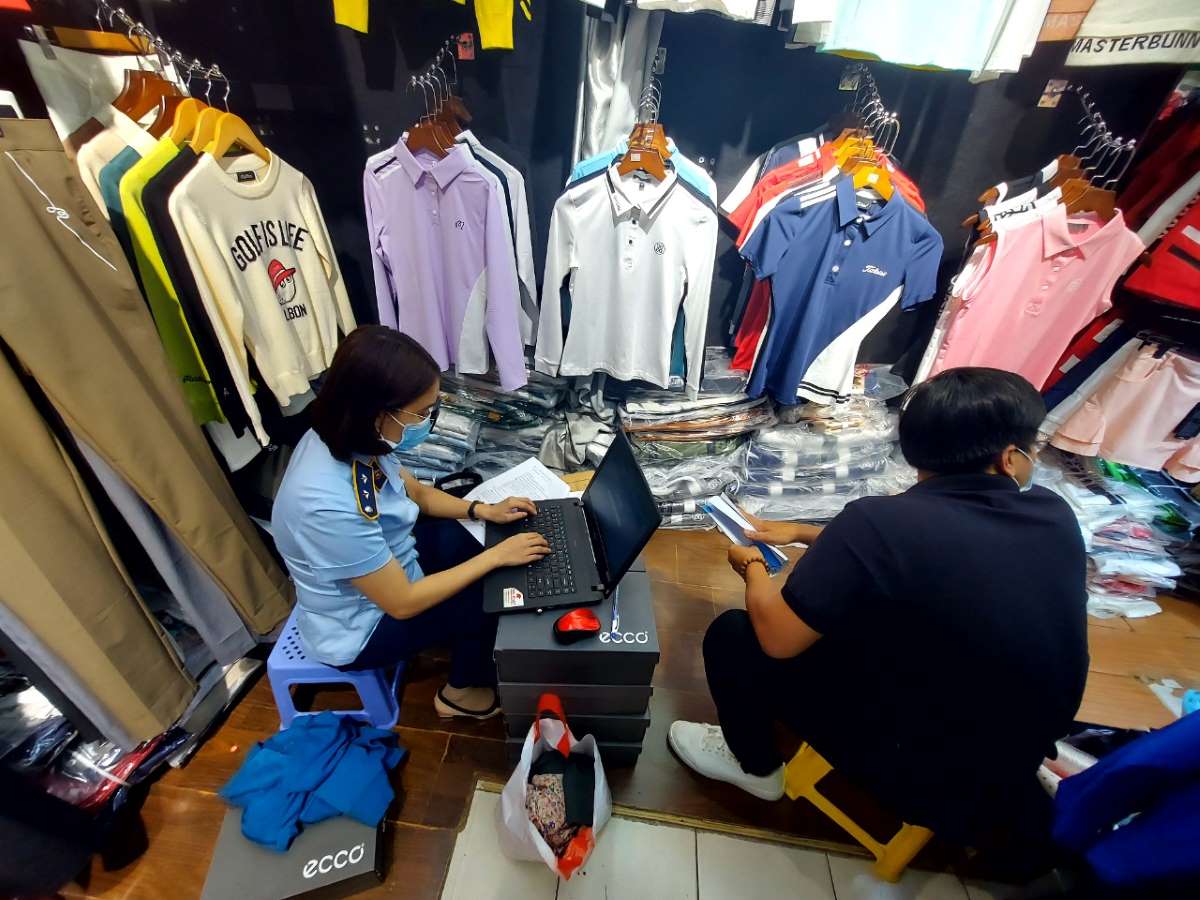 Từ hàng giả ở Sài Gòn Square đến ‘bài toán’ kiểm tra chất lượng hàng hóa