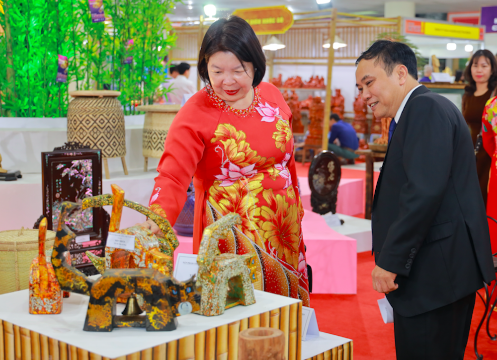 Trăn trở nâng giá trị sản phẩm thủ công mỹ nghệ