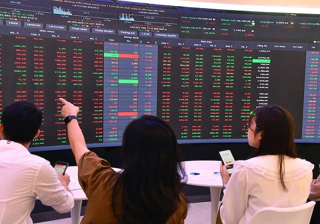 VN-Index đang ‘dò đáy’?