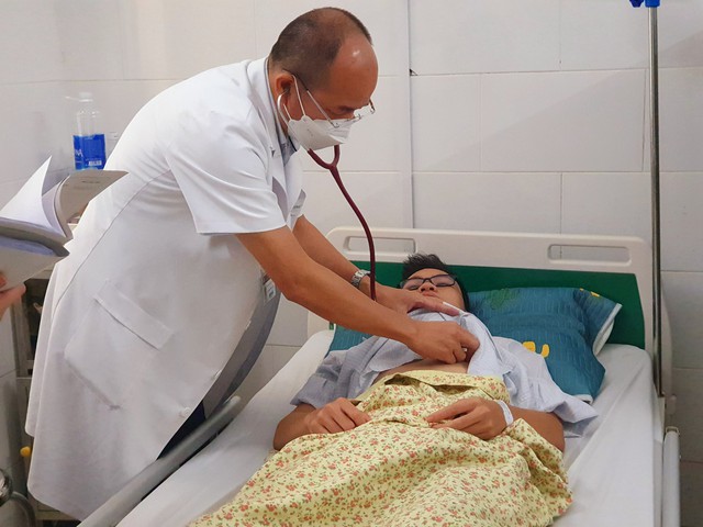 Vật vã vì sốt xuất huyết