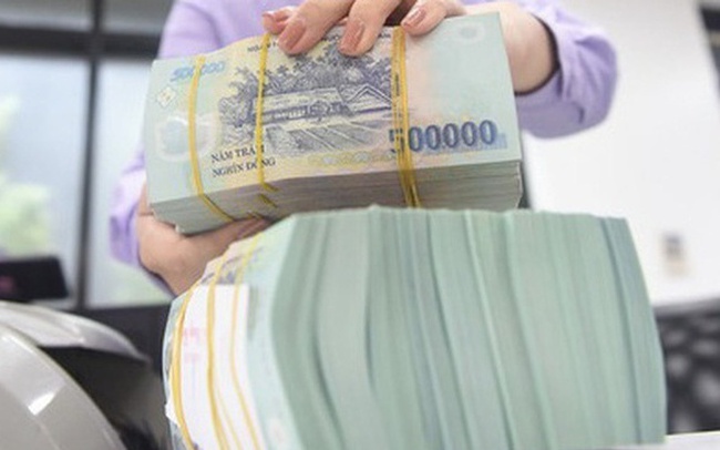 ‘Bùng nổ’ chạy đua lãi suất không kỳ hạn
