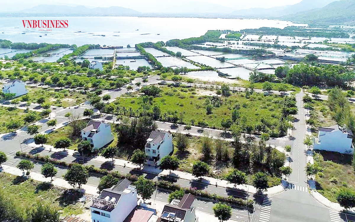 'Mất ăn mất ngủ' vì đất nền ven biển