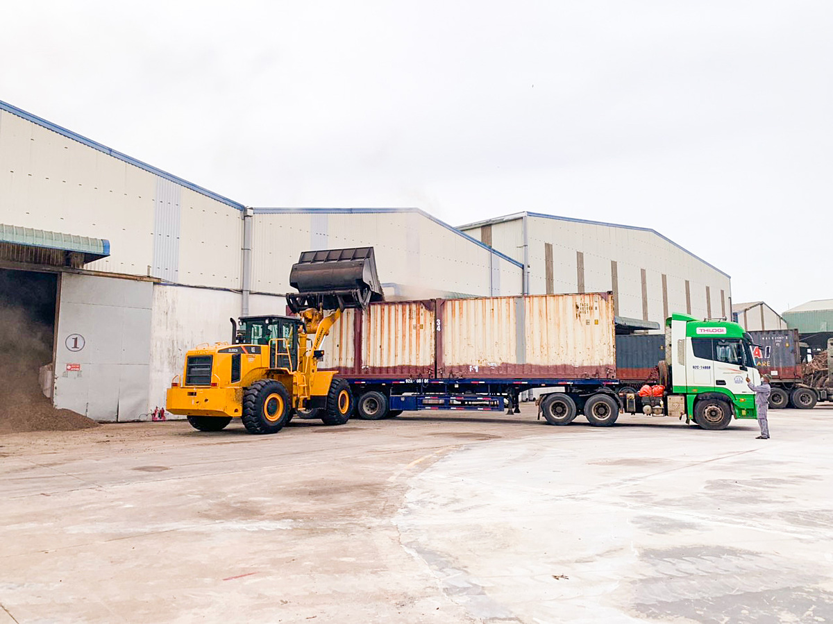 THILOGI vận chuyển 11.000 tấn viên nén phục vụ xuất khẩu cho Công ty Năng lượng sáng tạo Á Châu