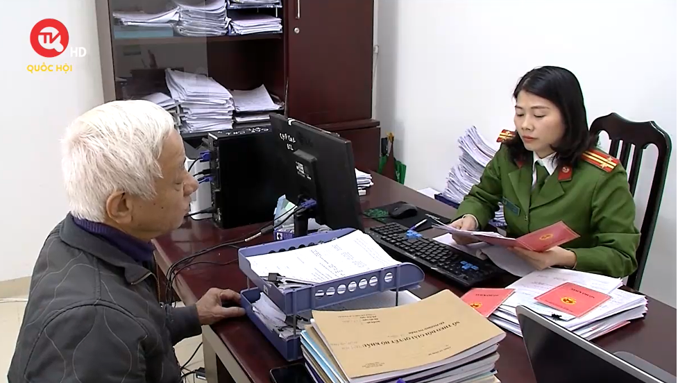 Cùng chương trình “Đối thoại số” từng bước đơn giản hóa trong quản lý và sử dụng Sổ hộ khẩu điện tử