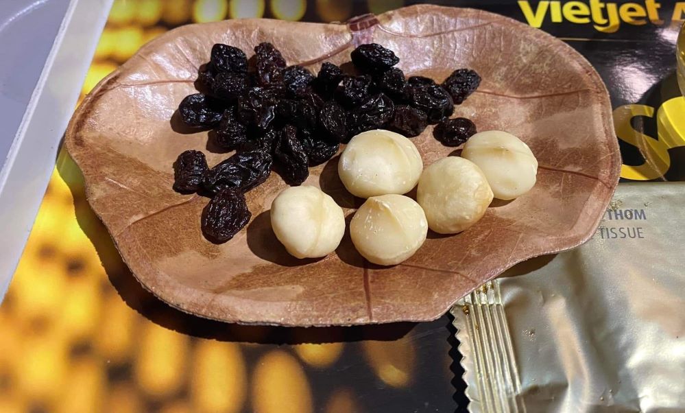 Ép lá nho biển thành... tiền