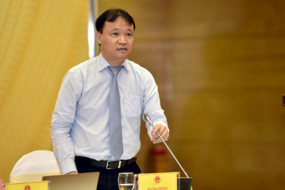 Bộ Công Thương nói gì về kiến nghị điều chỉnh giá điện như xăng dầu?