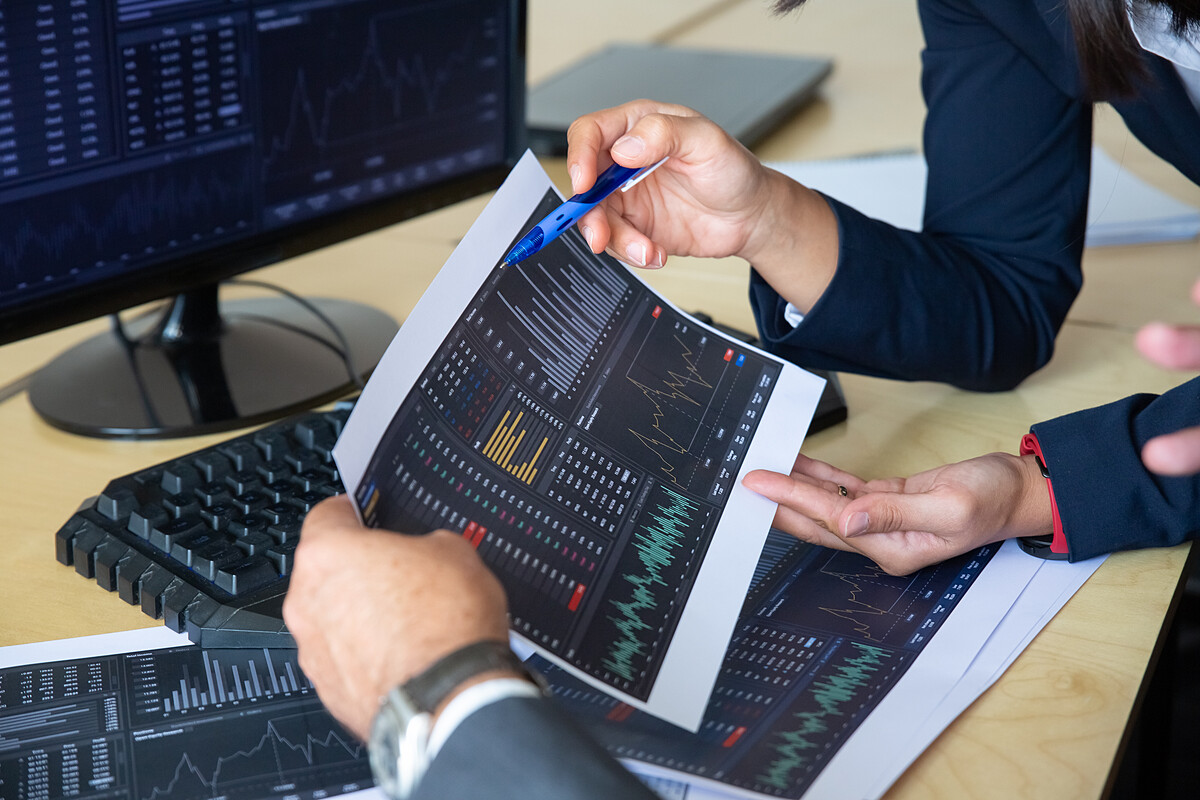 VN-Index sẽ bứt phá trước kỳ nghỉ Tết?