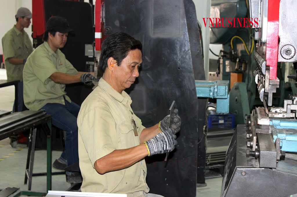 Chờ khâu chính sách giúp doanh nghiệp lách qua ‘khe cửa hẹp’