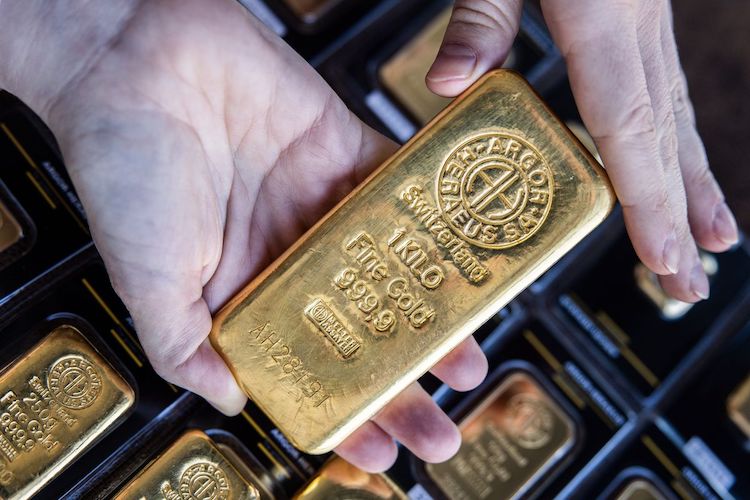 Giá vàng trong nước biến động nhẹ trong khi thế giới vọt tăng mạnh mẽ