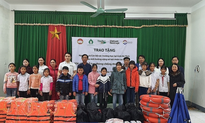 Vietnam Beverage và C asean hỗ trợ phòng chống thiệt hại thiên tai cho các trường học tại miền Trung