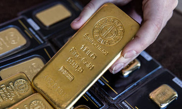 Giá vàng trong nước quay đầu giảm mạnh tới 300.000 đồng/lượng