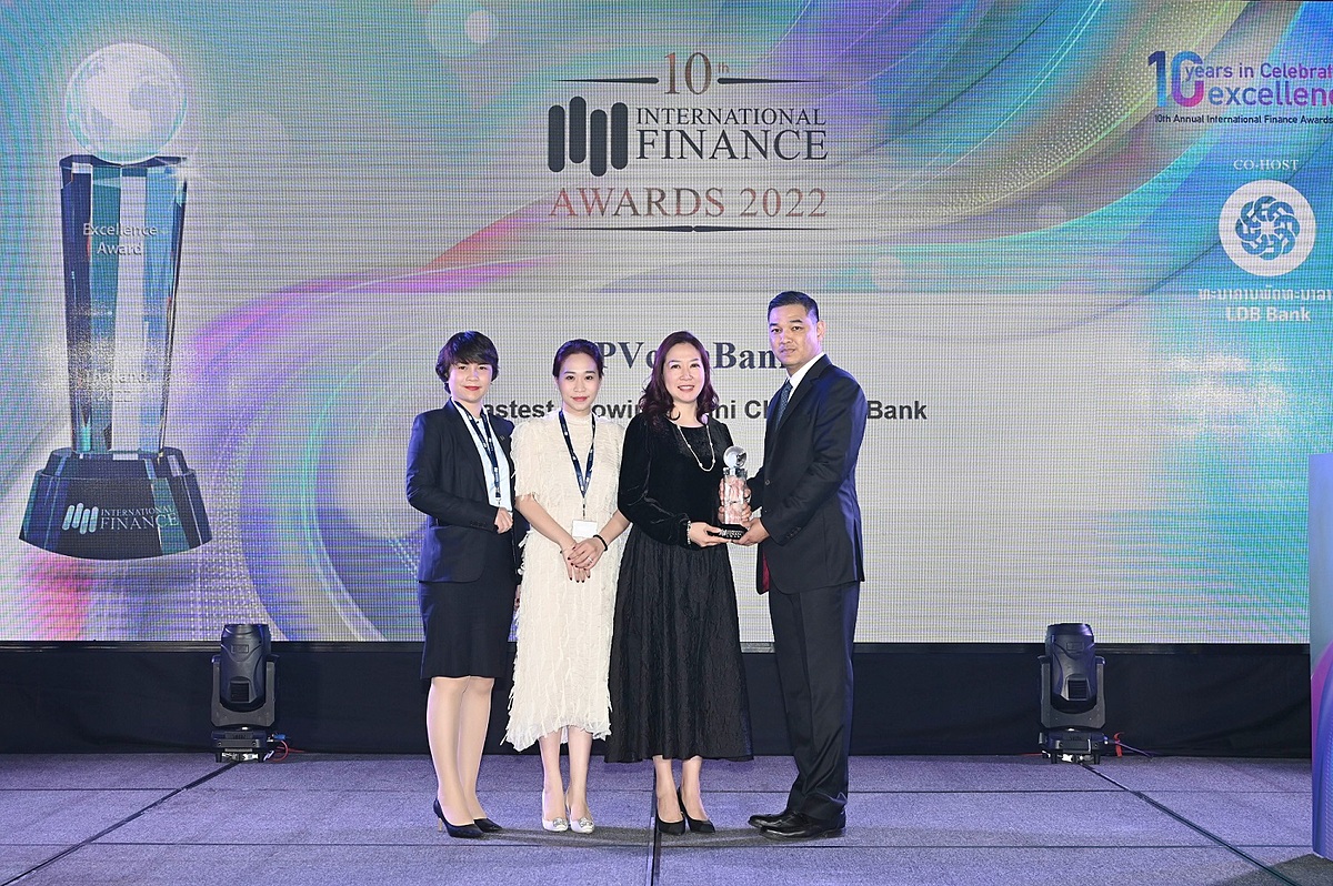 PVcomBank được vinh danh “Môi trường làm việc tốt nhất và Ngân hàng hợp kênh phát triển nhanh nhất”