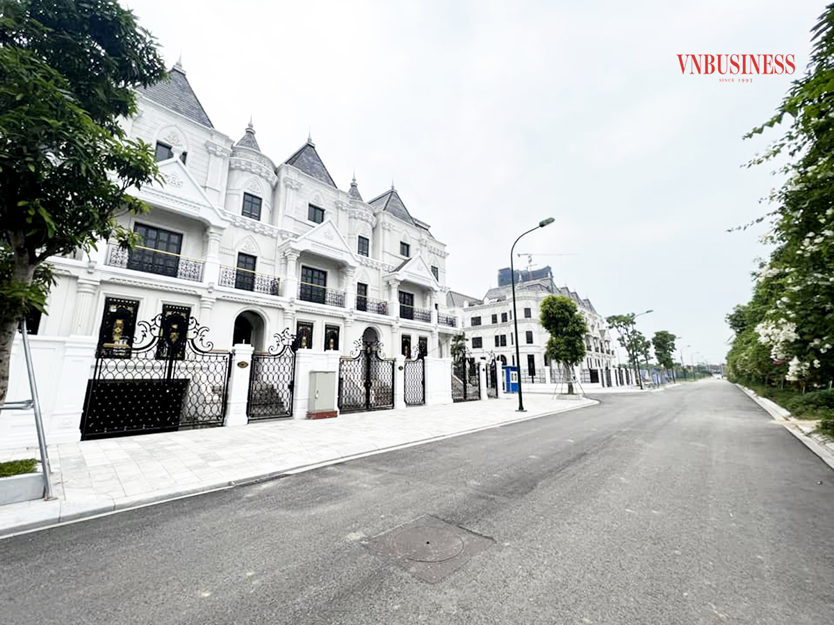 Đầu tư biệt thự triệu đô: Tiền không thiếu, chủ yếu... giá phải mềm