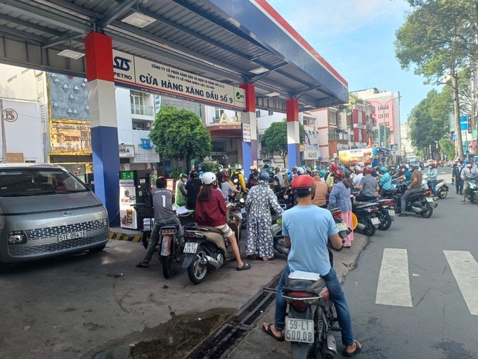 Chiết khấu tăng lên hơn 1.000 đồng/lít, doanh nghiệp bán lẻ xăng dầu nói 'không bình thường'