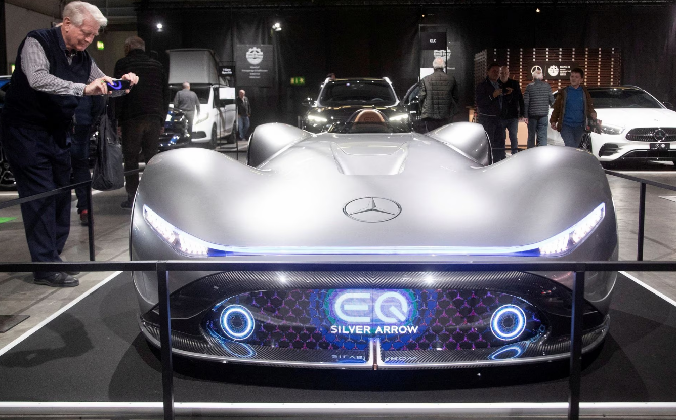 Mercedes chuẩn bị đầu tư hàng tỷ USD vào nhà máy sản xuất ô tô điện