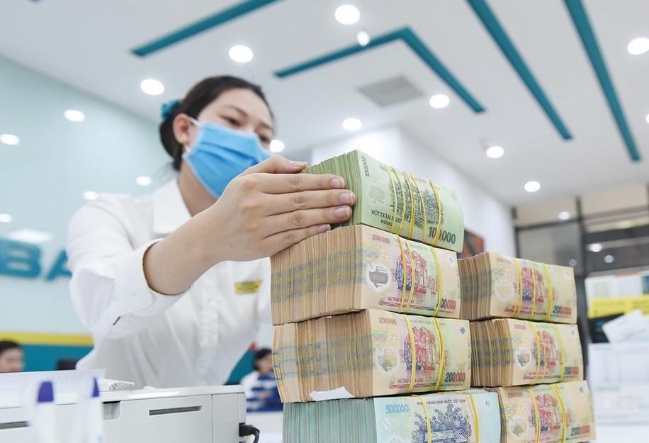 Lãi suất liên ngân hàng giảm ‘sốc’ chạm mốc 1%, 'đón sóng' tiền rẻ?