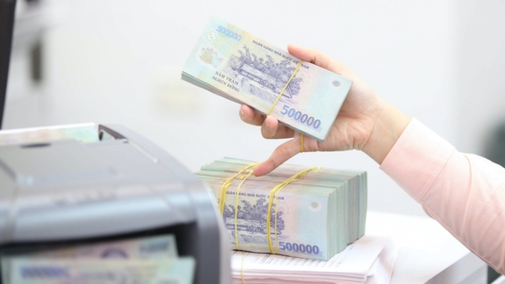 Thanh khoản dồi dào, lãi suất huy động giảm sâu, doanh nghiệp chờ tín hiệu mới