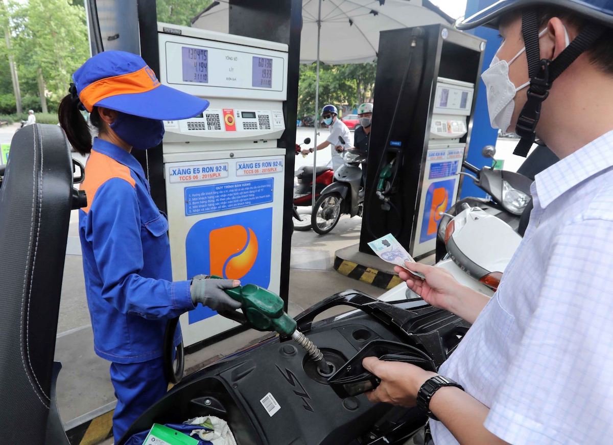 Giá xăng trong nước có thể tăng lần thứ 2 liên tiếp vào chiều mai