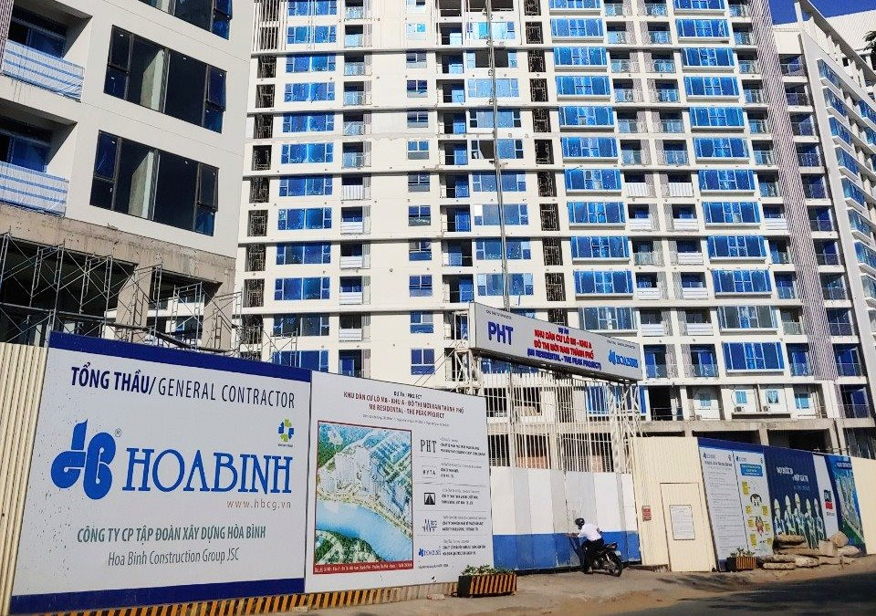 Cổ phiếu của Xây dựng Hòa Bình bị đưa vào diện kiểm soát từ ngày 17/4