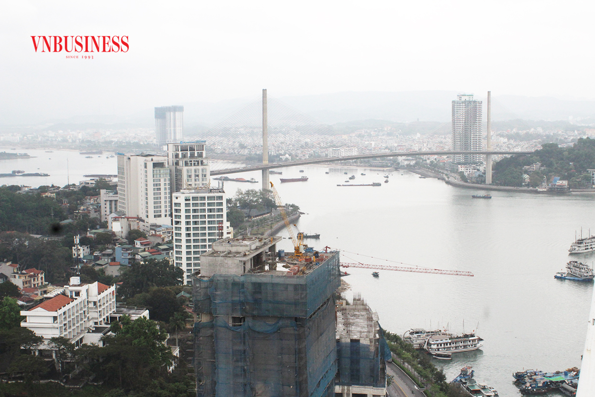 Soi 'sức khỏe' doanh nghiệp địa ốc khi ồ ạt phát hành trái phiếu trở lại