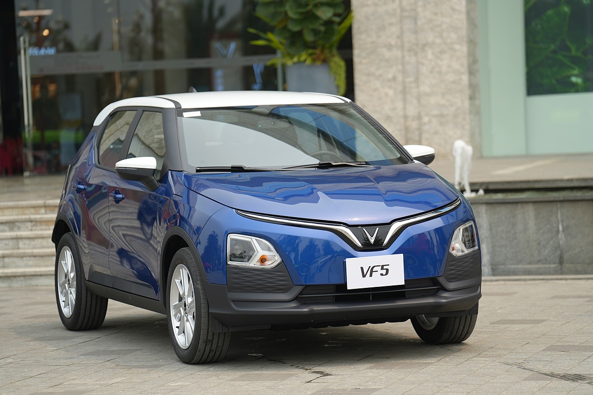 VinFast chính thức bàn giao xe VF 5 plus cho khách hàng