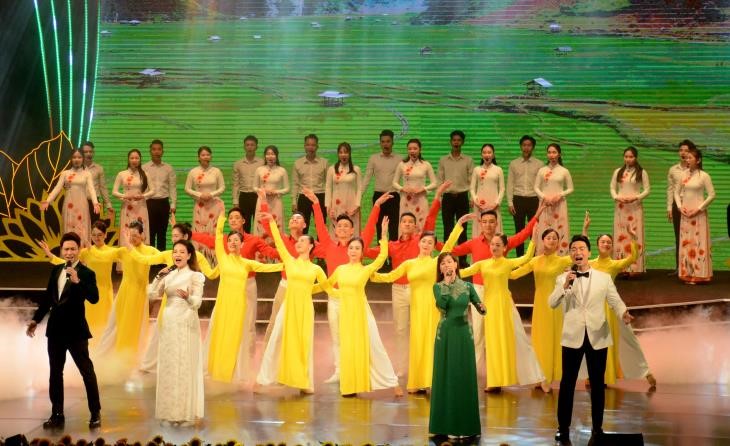 Chương trình giao lưu nghệ thuật 'Ngày vui thống nhất' - Âm hưởng của sự tự hào