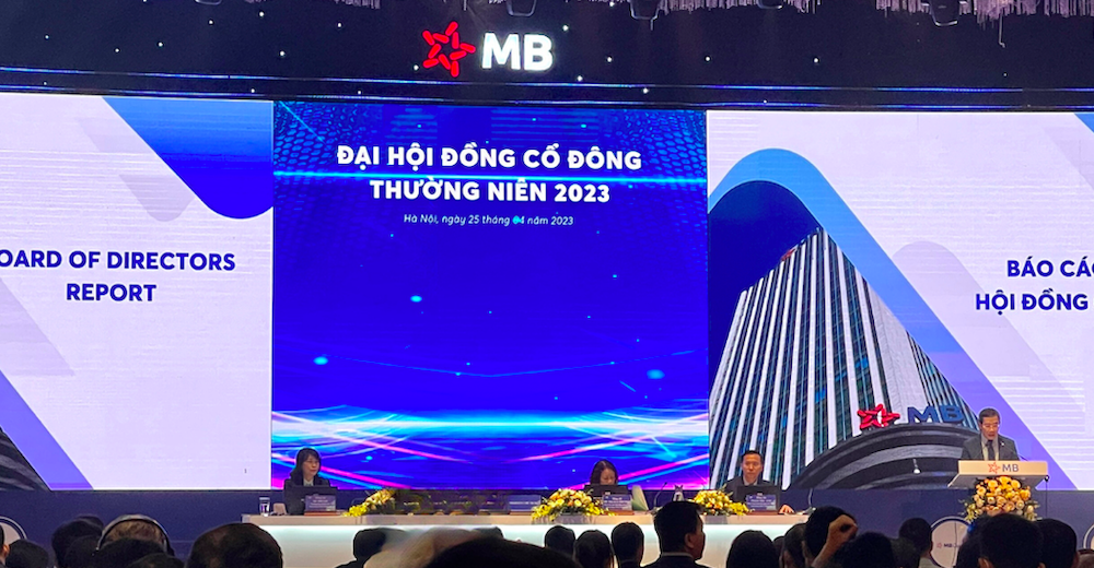Cổ đông MB lo lắng áp lực nợ xấu với nhóm Novaland và Trung Nam