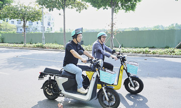 Thử nghiệm giao hàng bằng xe máy điện tại Việt Nam