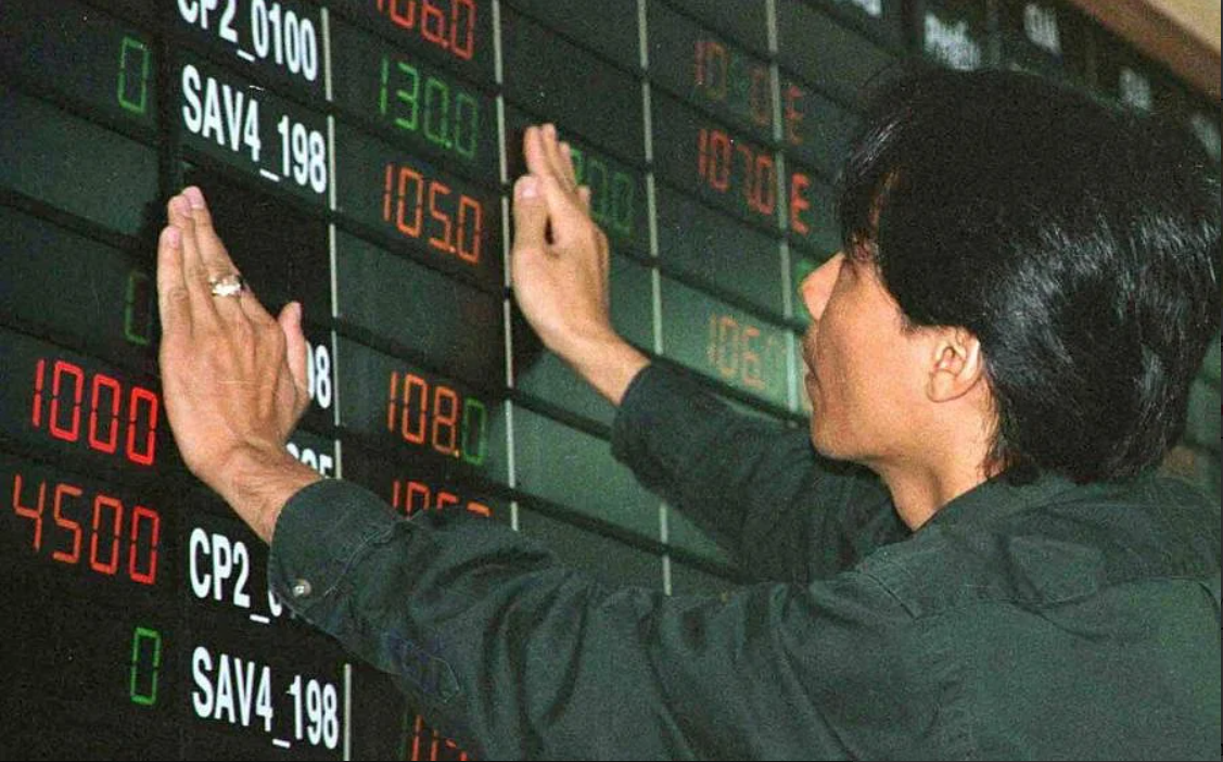 Giao dịch giằng co, VN-Index chưa thể tìm lại sắc xanh