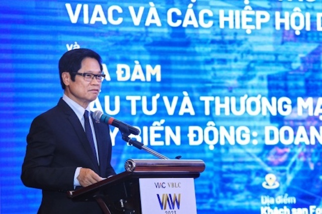 TS. Vũ Tiến Lộc: 'Doanh nghiệp đang ở giai đoạn khó khăn nhất kể từ khi đổi mới'