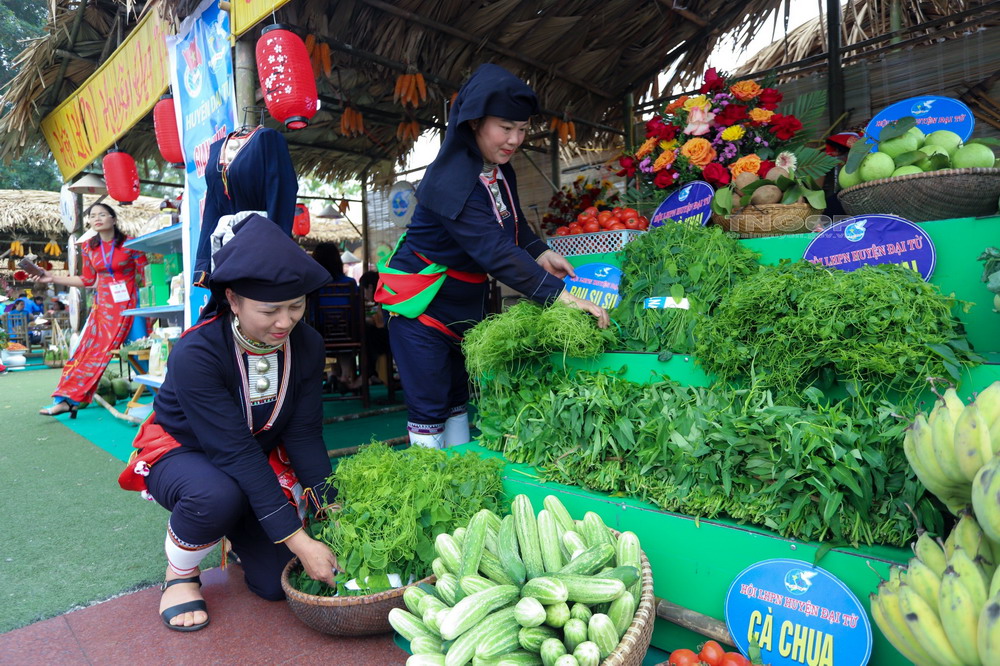 Nông sản HTX vùng cao 'hút' khách