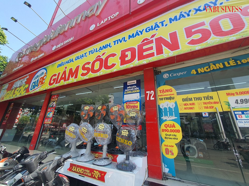 Hà Nội nắng nóng, loạt siêu thị đua nhau giảm giá các mặt hàng điện lạnh