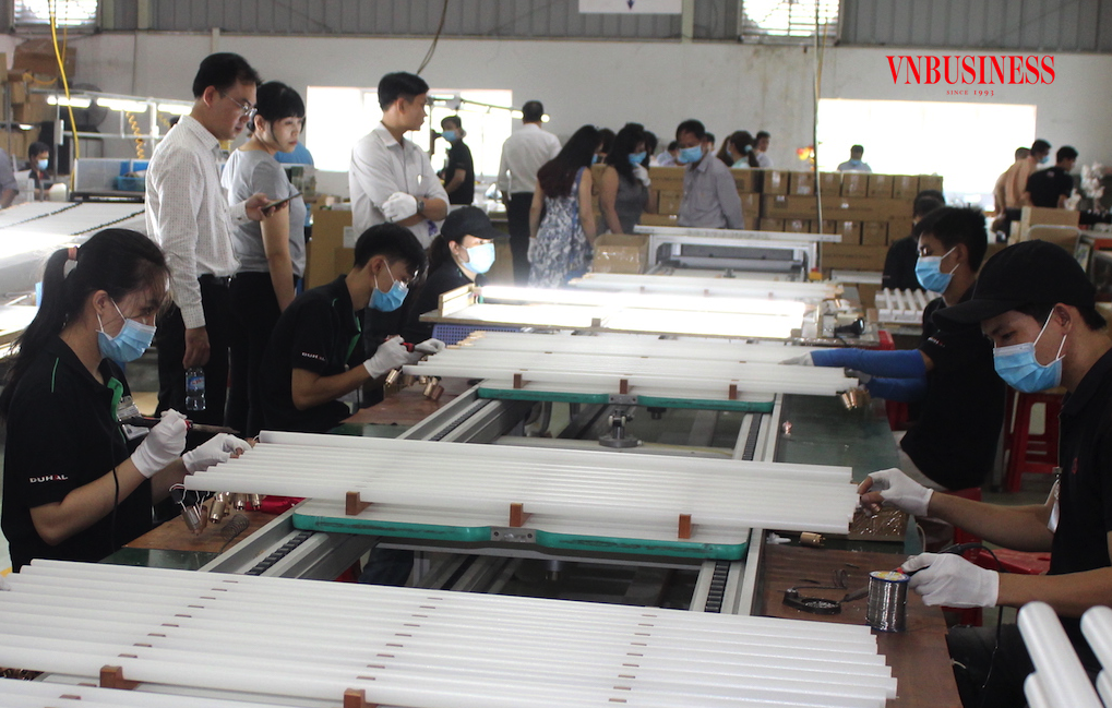 Doanh nghiệp Việt vừa mất đơn hàng, vừa ‘đơn độc’ chuyển đổi xanh