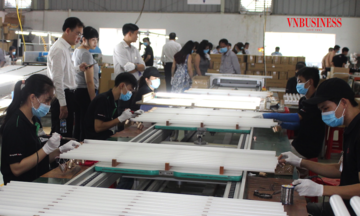 Doanh nghiệp Việt vừa mất đơn hàng, vừa ‘đơn độc’ chuyển đổi xanh