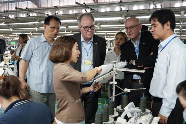 EuroCham kiến nghị bỏ hạn chế số lần gia hạn giấy phép với lao động nước ngoài