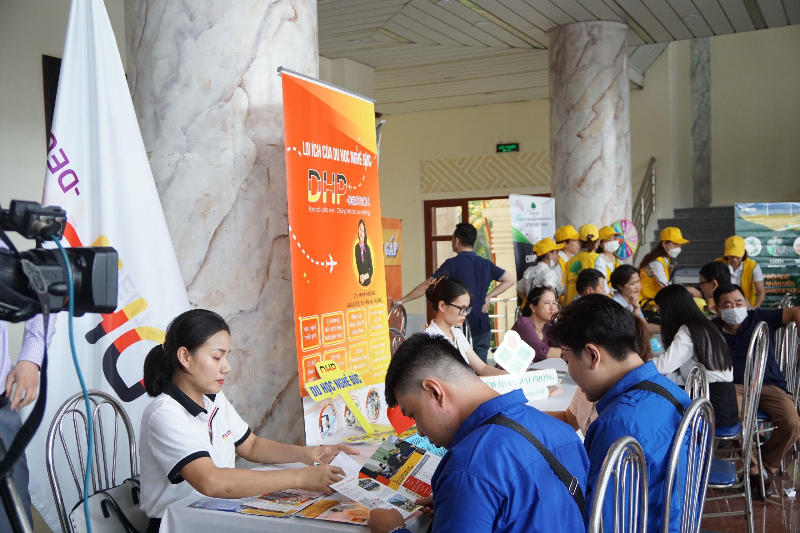 Ngày hội việc làm tại Hải Phòng: Người lao động quan tâm du học nghề tại Đức