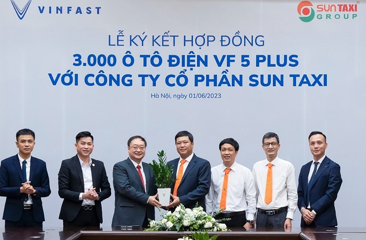 Sun Taxi mua 3.000 xe điện VinFast, tham gia thị trường taxi xanh cùng GSM