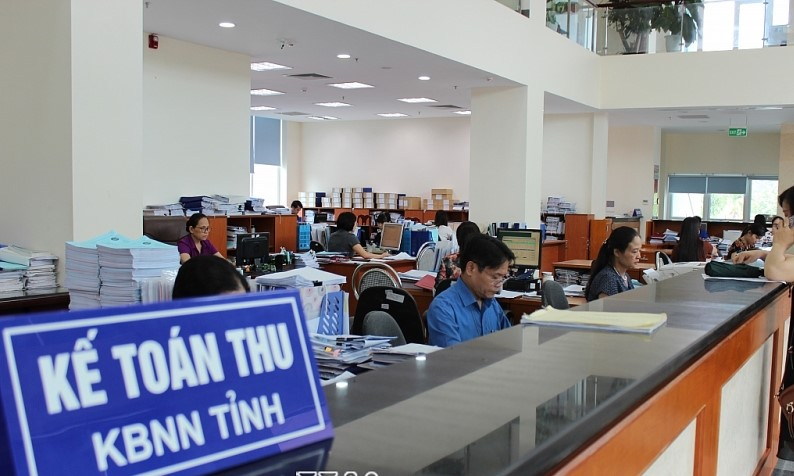 Giảm 50% nhiều khoản thu phí, lệ phí để hỗ trợ người dân và doanh nghiệp