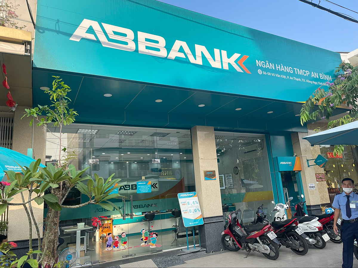 Chung tay giảm sử dụng thiết bị điện vào giờ cao điểm: ABBANK tắt toàn bộ hệ thống chiếu sáng biển hiệu và biển quảng cáo