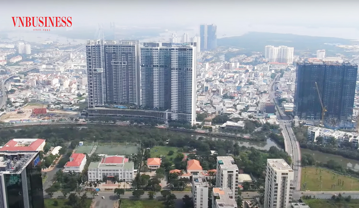 Doanh nghiệp địa ốc vẫn 'ngồi trên đống lửa' vì vướng pháp lý