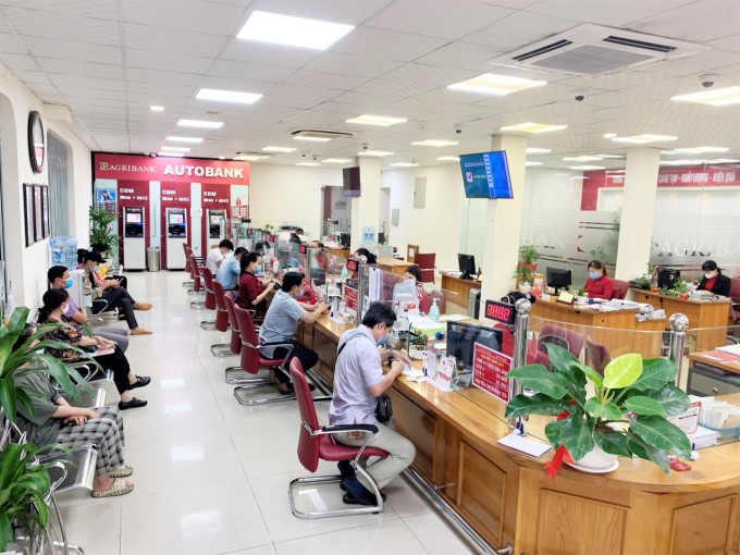 Có nên 'bơm' tiền ngân sách để hạ nhiệt lãi suất gói tín dụng 120.000 tỷ đồng?