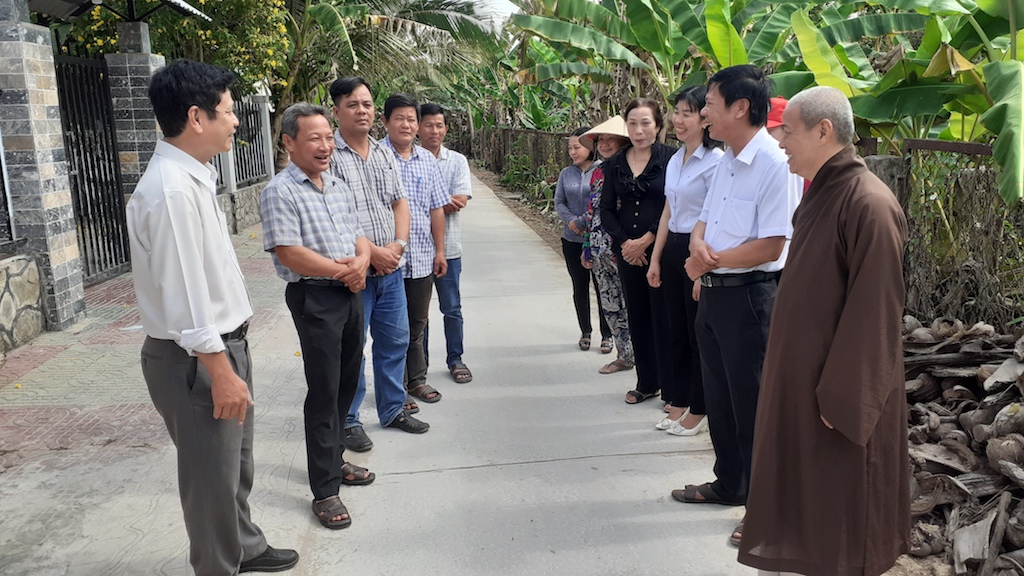 Tăng ni, phật tử ở Cầu Kè đồng hành đổi mới bộ mặt vùng nông thôn