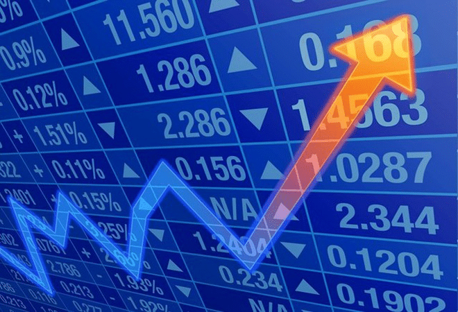 Cổ phiếu nhiều 'ông lớn' vượt đỉnh cùng VN-Index
