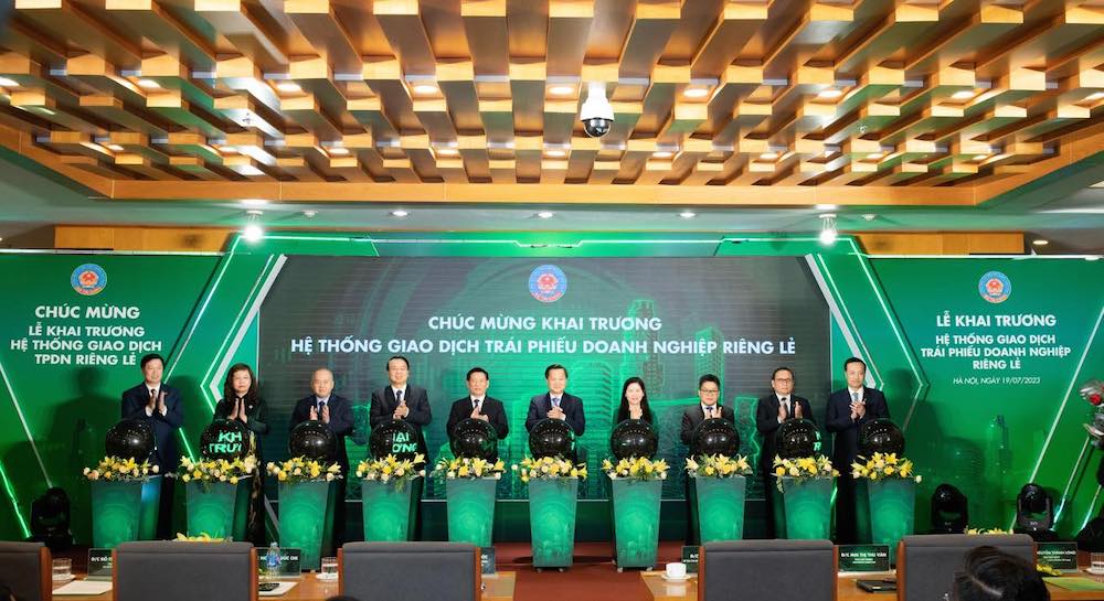 Vietcombank, Vinfast, Tracodi chính thức niêm yết trái phiếu trên sàn giao dịch