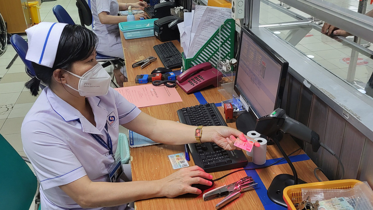 Hết cảnh nơm nớp lo mất thẻ BHYT, giờ khám chữa bệnh bằng căn cước công dân và quét vân tay